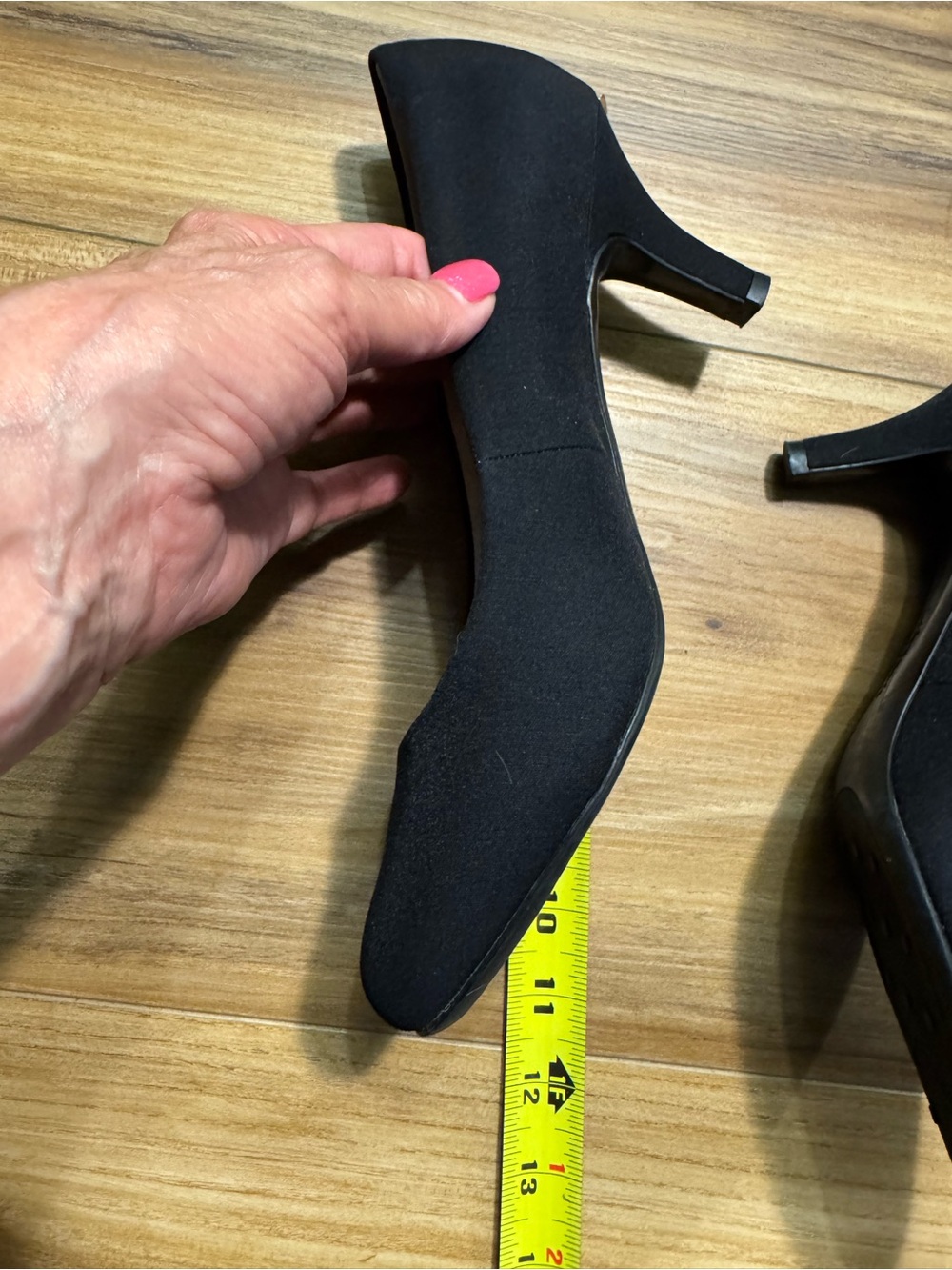 Life Stride Black Low Kitten Heel Dress Pumps - Picture 4 of 10